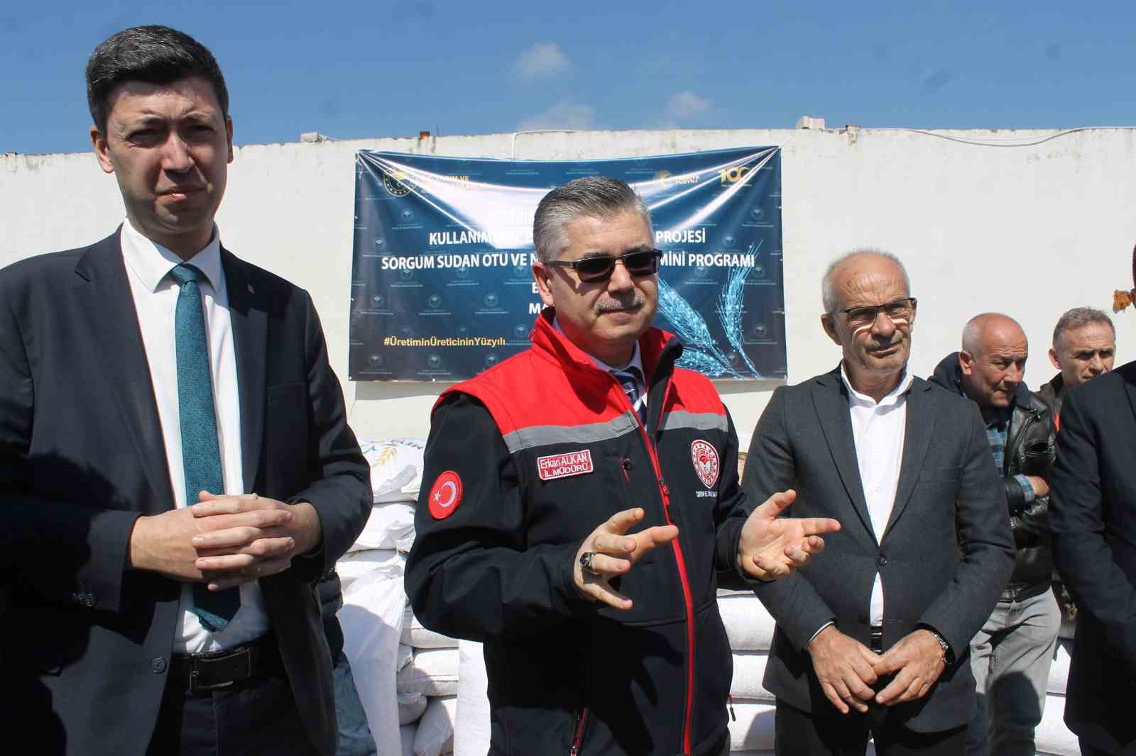 Manyaslı &uuml;reticiye hibe nohut tohumu dağıtıldı
