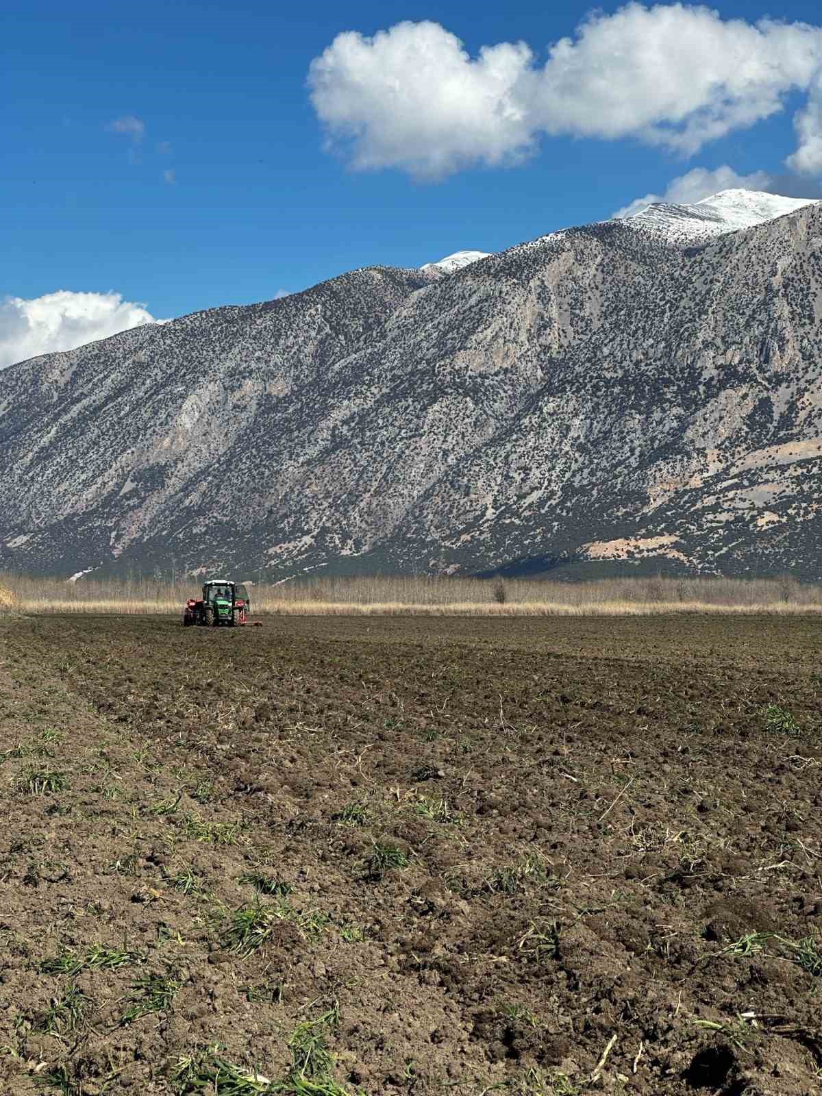 PA&Uuml; Ziraat Fak&uuml;ltesi, &Ccedil;ivril&rsquo;de kurulan uygulama arazisinde Ar-Ge &ccedil;alışmalarına başladı

