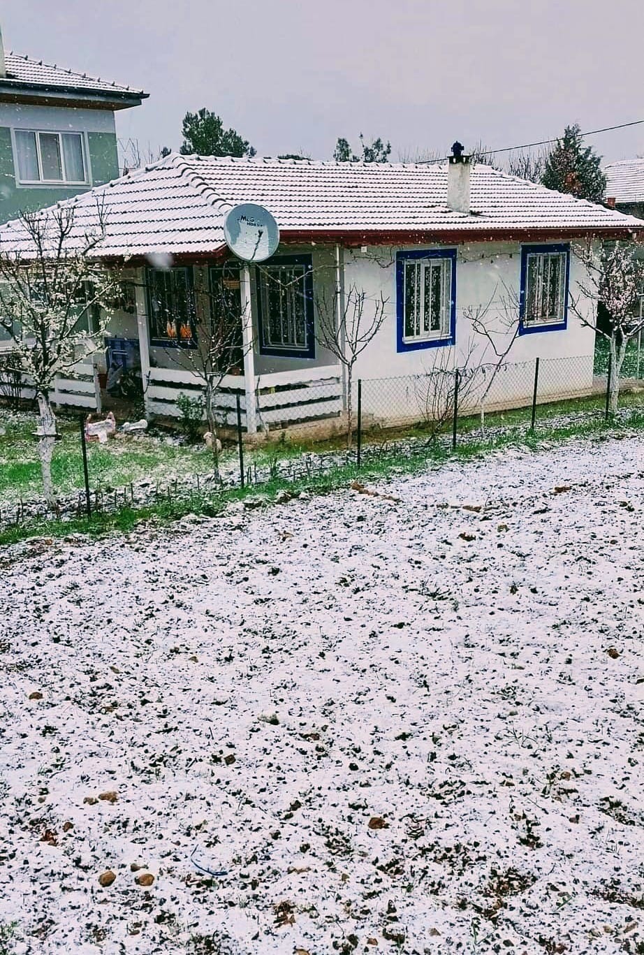 Denizli’nin yüksek kesimleri beyaza büründü