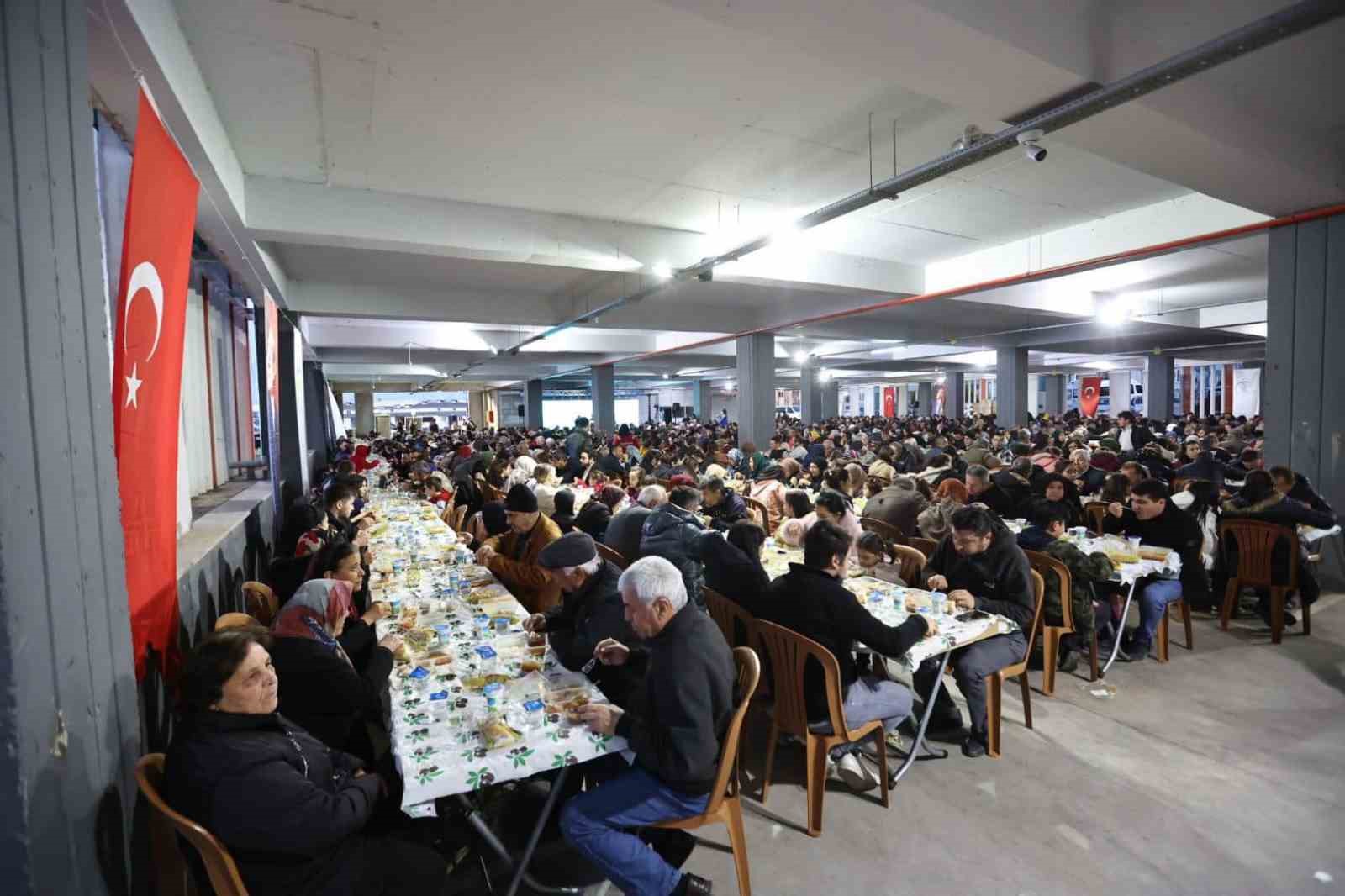 Merkezefendi’nin iftar sofrası bu kez Mehmet Akif Ersoy Mahallesi’nde kuruldu