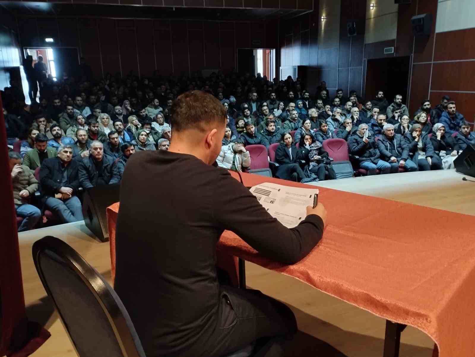 Varto’da görev alacak sandık başkanları bilgilendirildi
