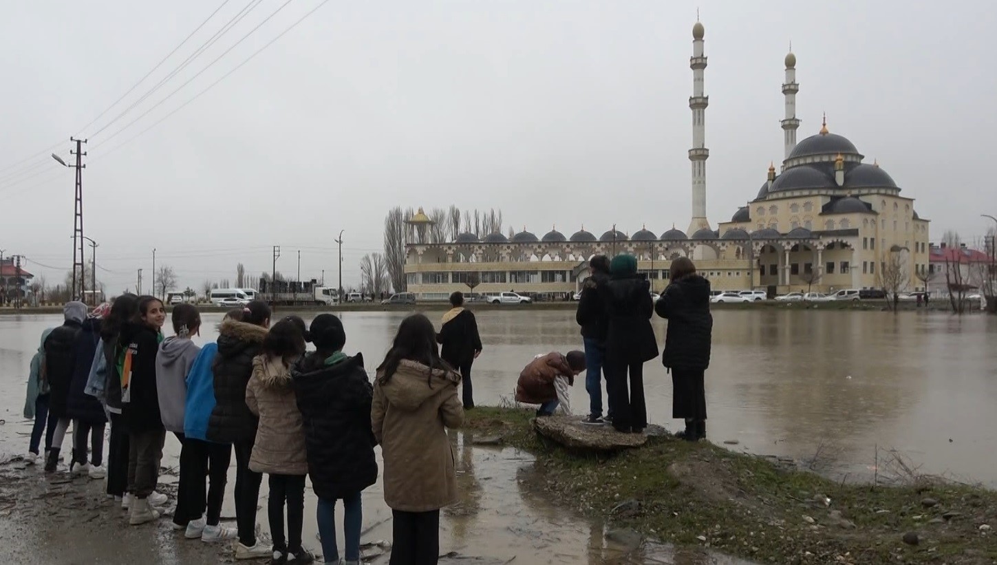 Muş Ovası sular altında kaldı
