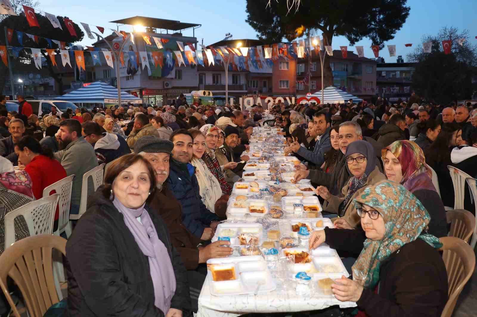 Koçarlılılar belediyenin gönül sofrasında buluştu