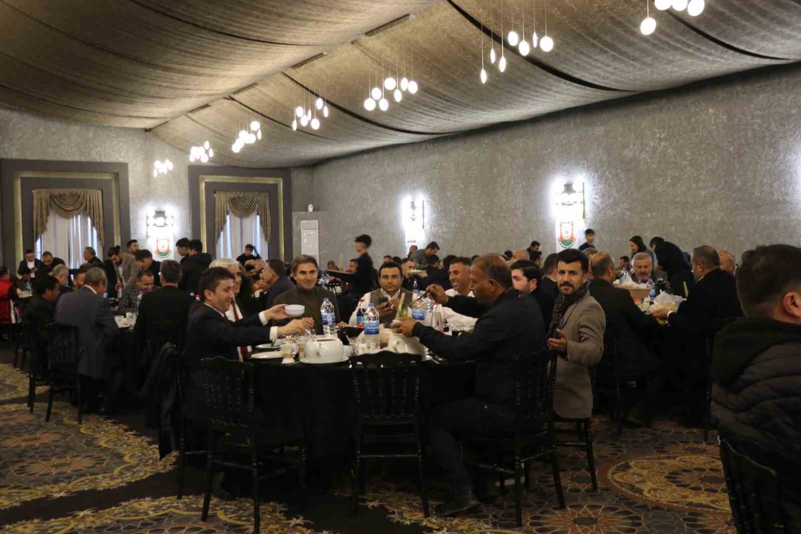 Bakan Yumaklı Şanlıurfa&rsquo;da iftar programına katıldı
