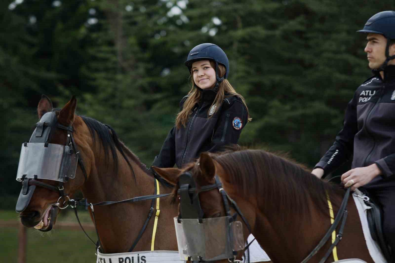 Toplumsal olaylarda etkin rol &uuml;stlenen atlı polisler her daim g&ouml;reve hazır
