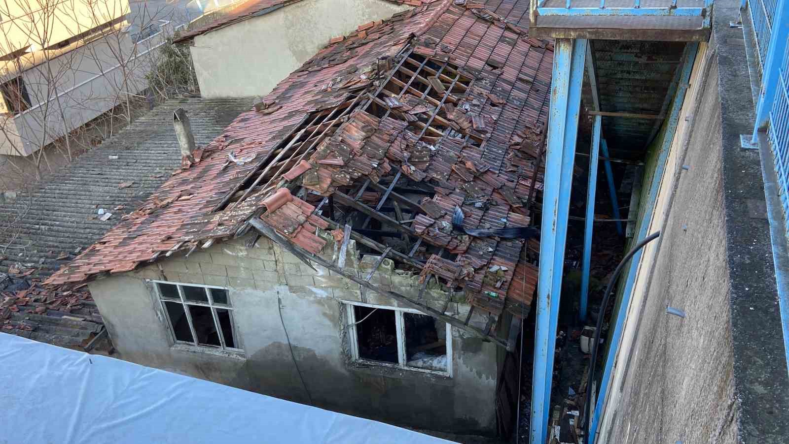 Gebze’de metruk binada yangın