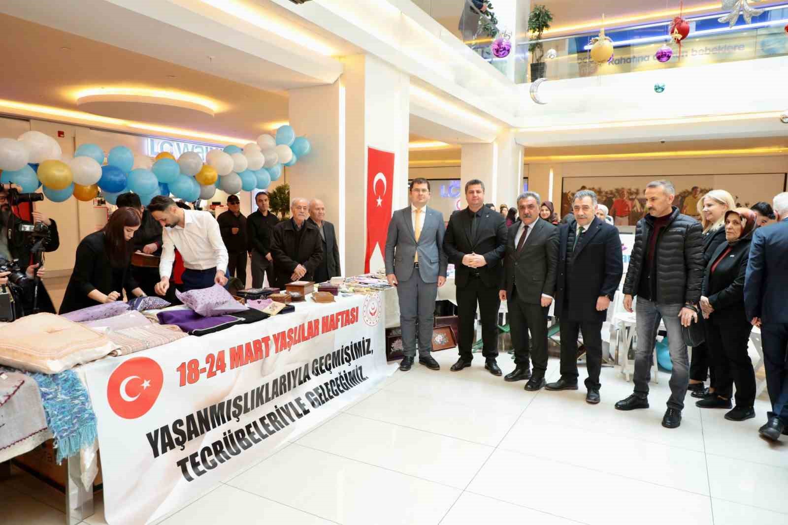 "Yaşlılarımızın El Emeği" sergisi a&ccedil;ıldı
