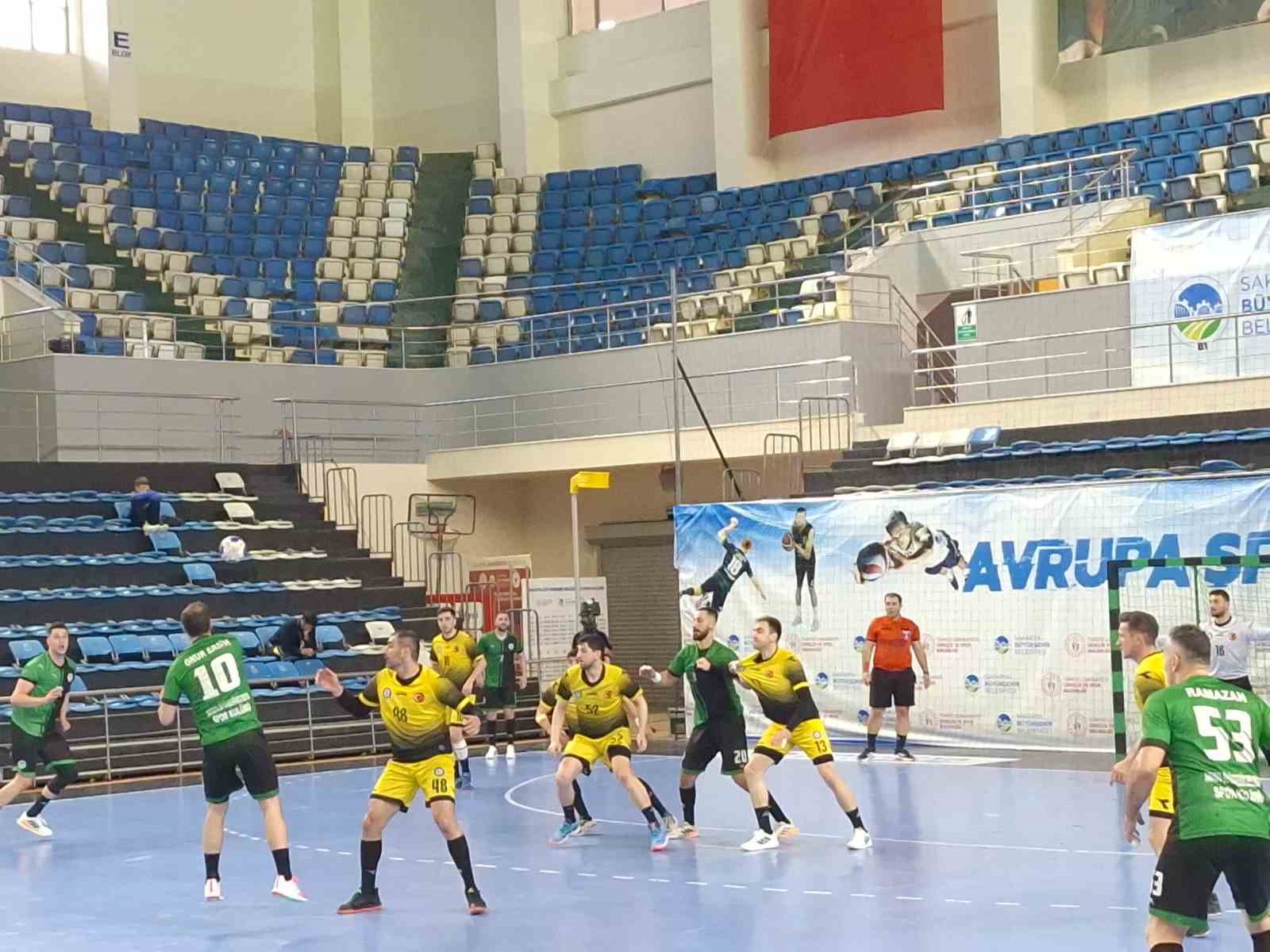 Büyükşehir Hentbol 34-37 skorla evinde kaybetti