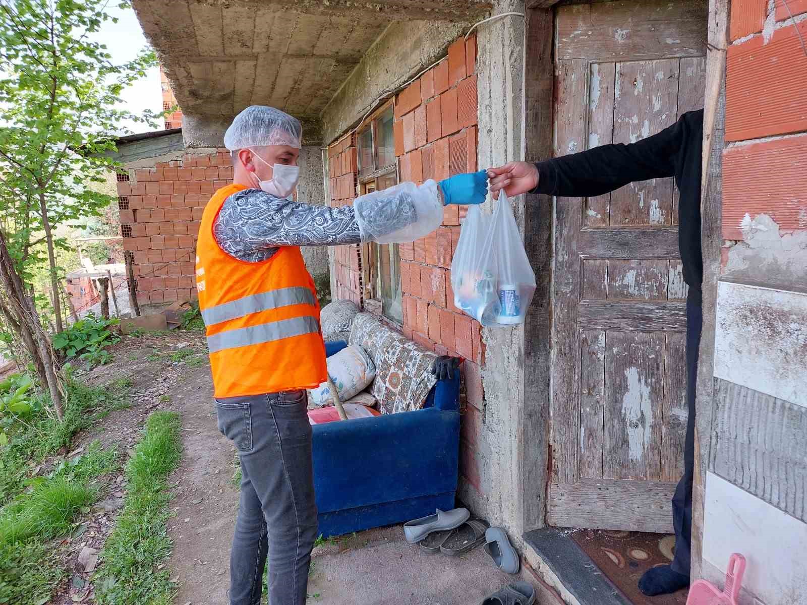 Altınordu&rsquo;da g&uuml;nl&uuml;k 10 bin kişiye iftar yemeği
