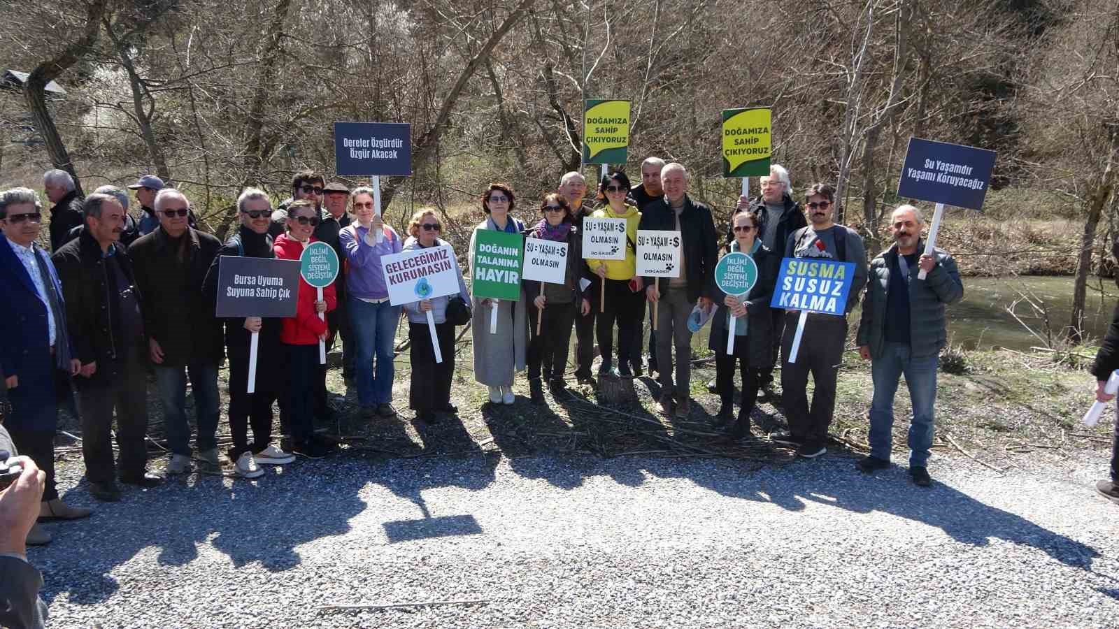 K&ouml;yl&uuml;ler Kocasu Deresi&rsquo;ni tehdit eden mermer ocağı i&ccedil;in eylem yaptılar
