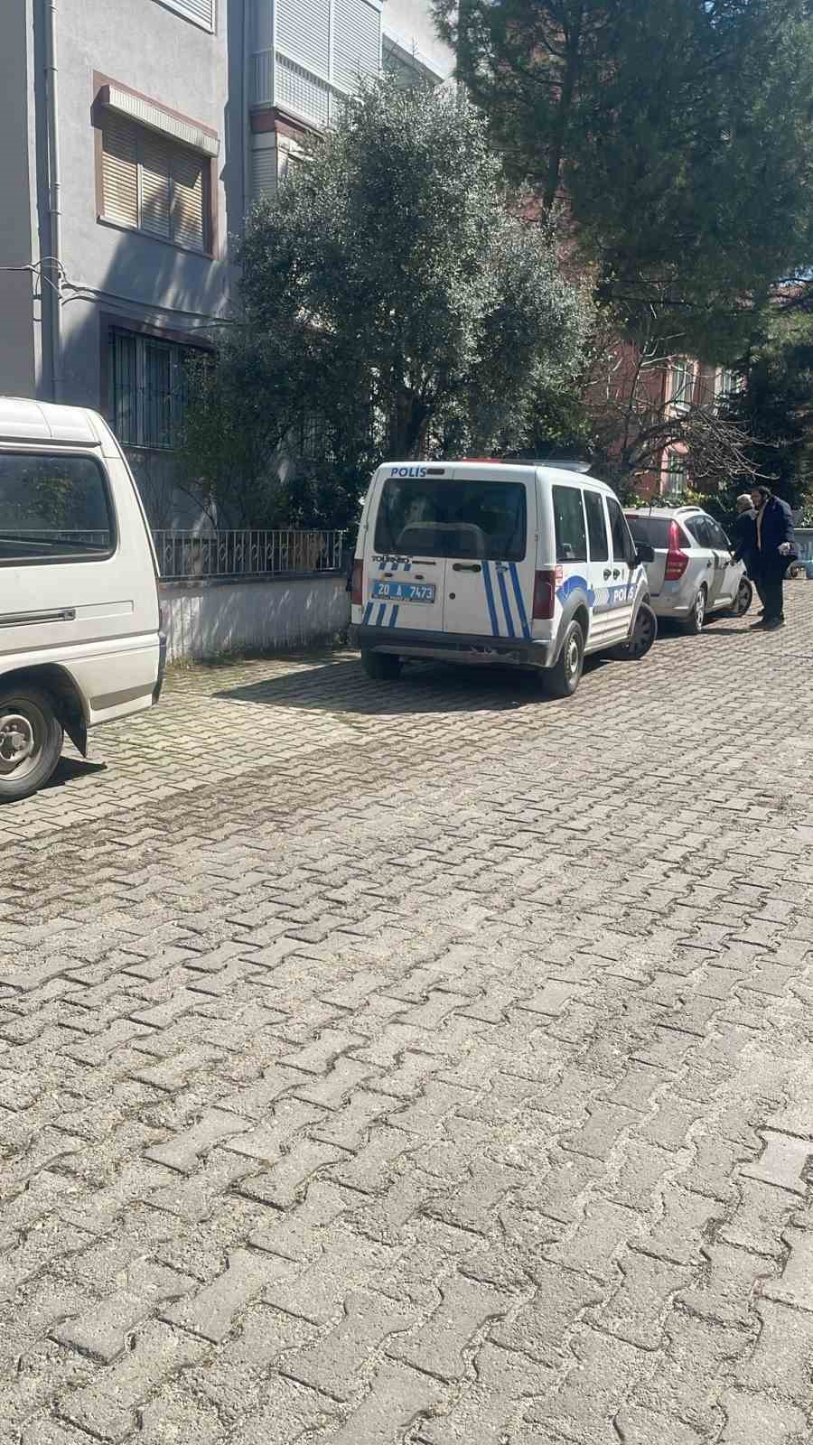 Komşularının haber alamadığı kadın evinde &ouml;l&uuml; bulundu
