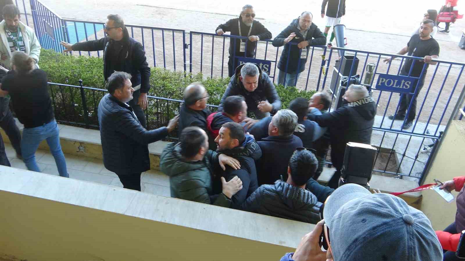 Muğlaspor-Yatağan ma&ccedil;ında olay &ccedil;ıktı
