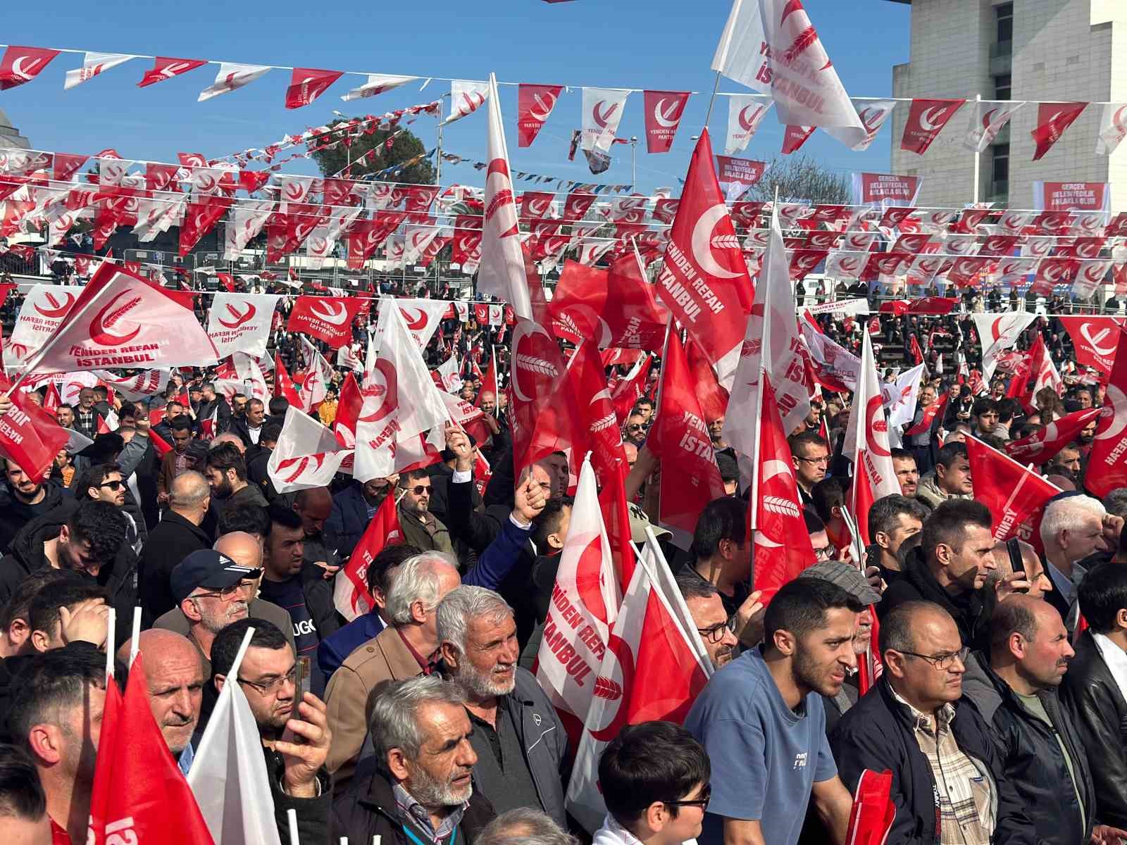 Yeniden Refah Partisi Genel Başkanı Erbakan: “İstanbul’a heykelci belediyecilik yakışmaz”
