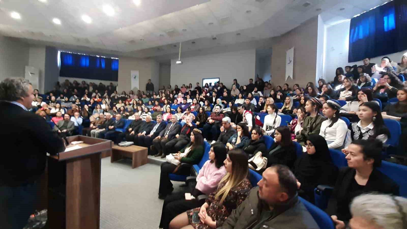 PA&Uuml;&rsquo;de &lsquo;T&uuml;rk K&uuml;lt&uuml;r&uuml;nde Nevruz&rsquo; konuşuldu
