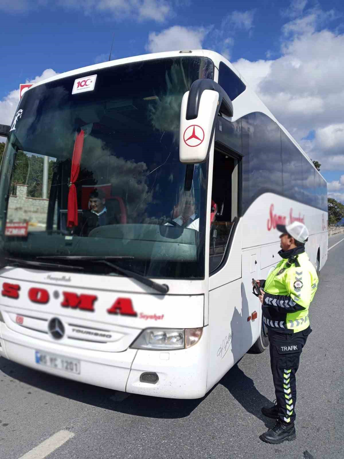 Manisa&rsquo;da şehirlerarası yolcu taşıyan otob&uuml;slere denetim
