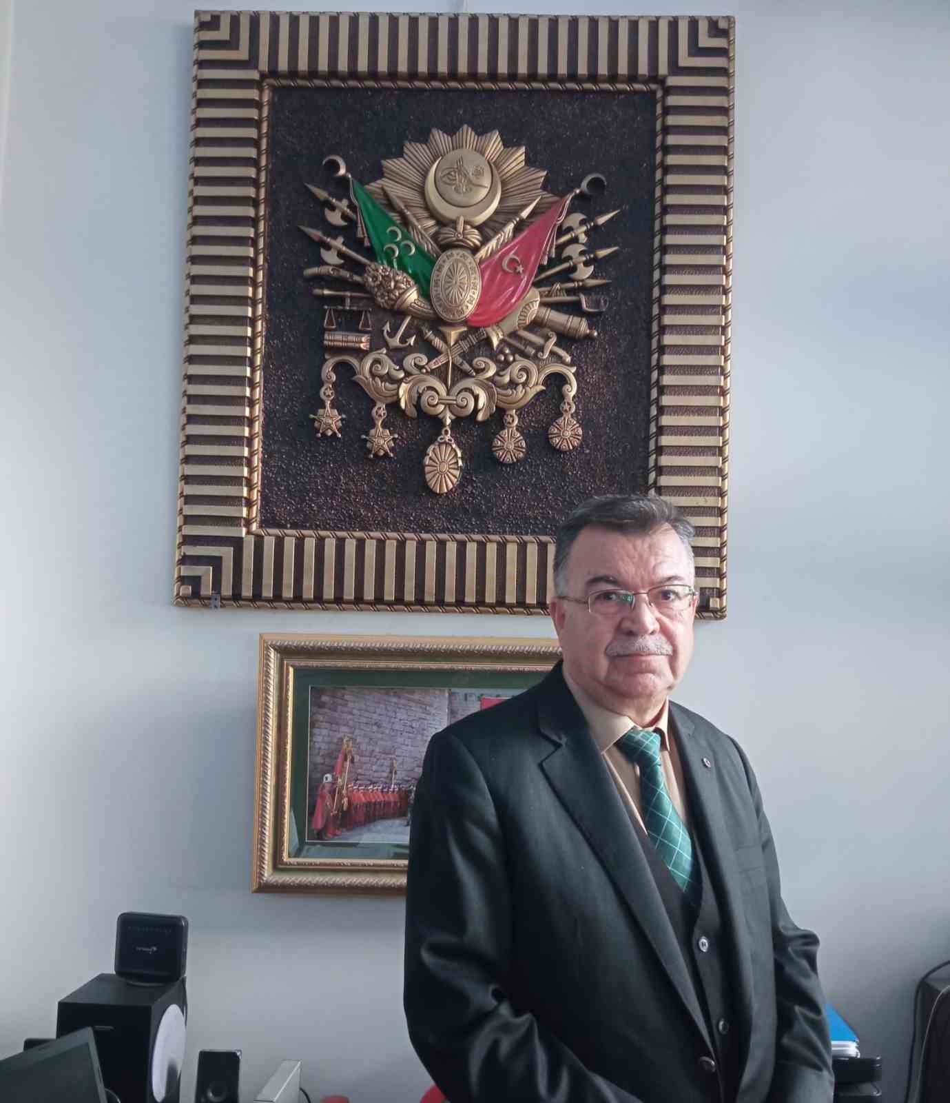 Bursa Mehter Takımı genel kurulunda Mesut &Ouml;zkeser g&uuml;ven tazeledi
