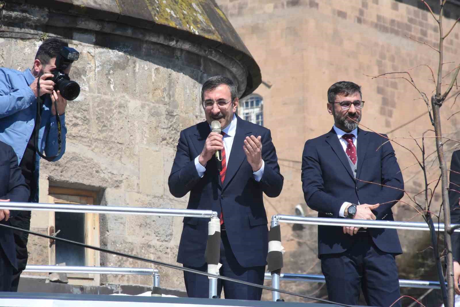 Cumhurbaşkanı Yardımcısı Yılmaz: &ldquo;Tek sorunumuz enflasyon ve fiyatlar&rdquo;
