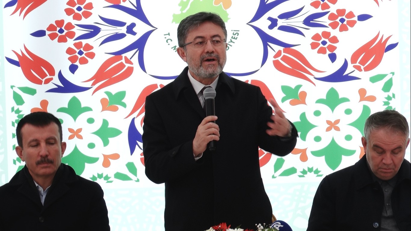 Bakan Yumaklı, Ankara’da tohum dağıtım törenine katıldı

