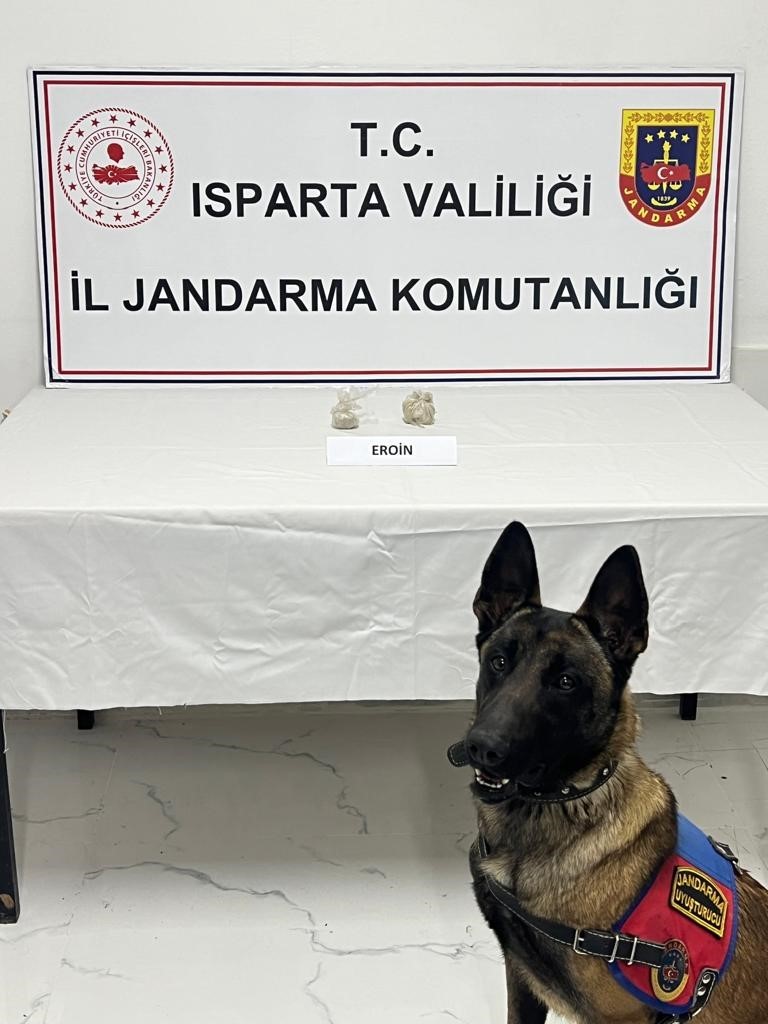 Isparta&rsquo;da uyuşturucu operasyonunda 2 kişi tutuklandı
