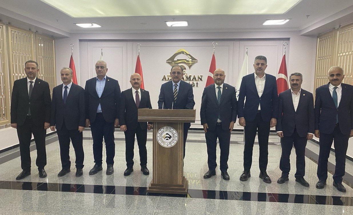 Bakan &Ouml;zhaseki, Adıyaman&rsquo;da partililerle bir araya geldi
