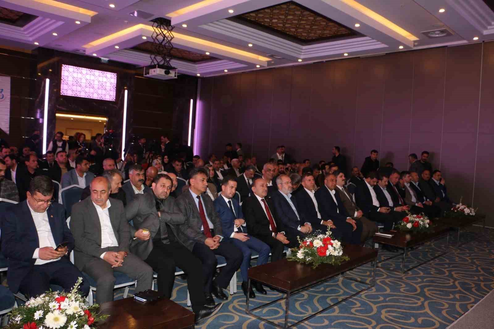 &Ouml;z Sağlık-İş Sendikası Diyarbakır Şubesi&rsquo;nde Ak&uuml;z&uuml;m g&uuml;ven tazeledi
