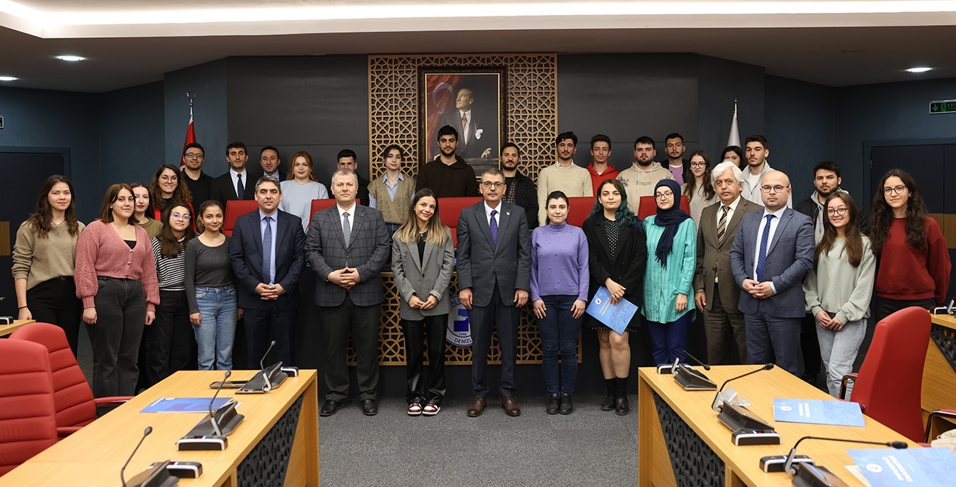 İş kul&uuml;b&uuml; eğitimimi tamamlayan &ouml;ğrenciler sertifikalı oldu
