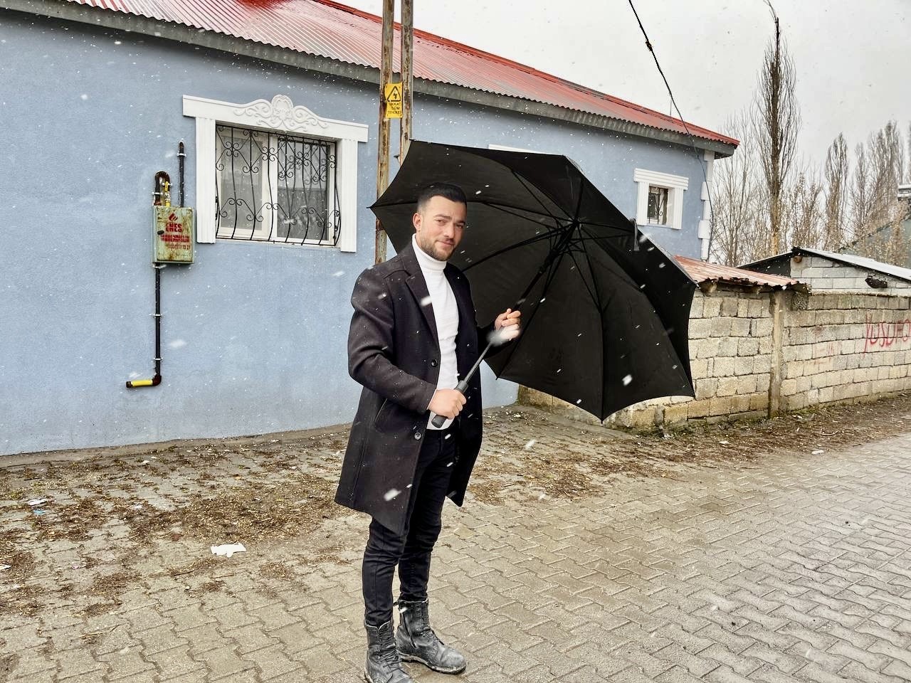 Ağrı&rsquo;da kar fırtınası etkili oldu
