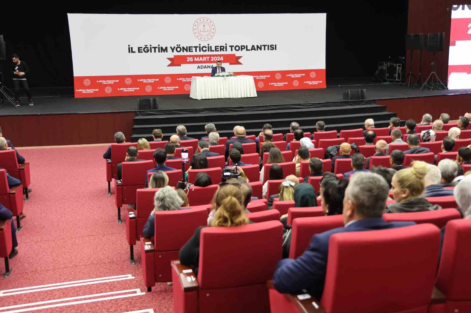Bakan Tekin: &ldquo;B&uuml;t&ccedil;e var, arsa var, imar ve iskan yok&rdquo;
