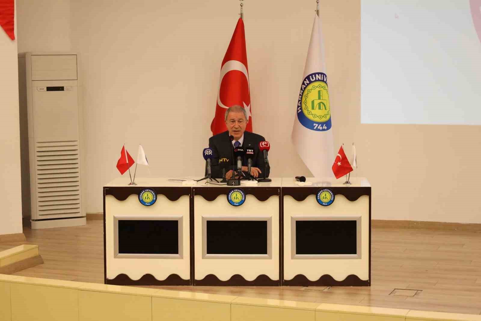 Hulusi Akar: “Son terörist etkisiz hale gelene kadar bu olay bitmeyecek”