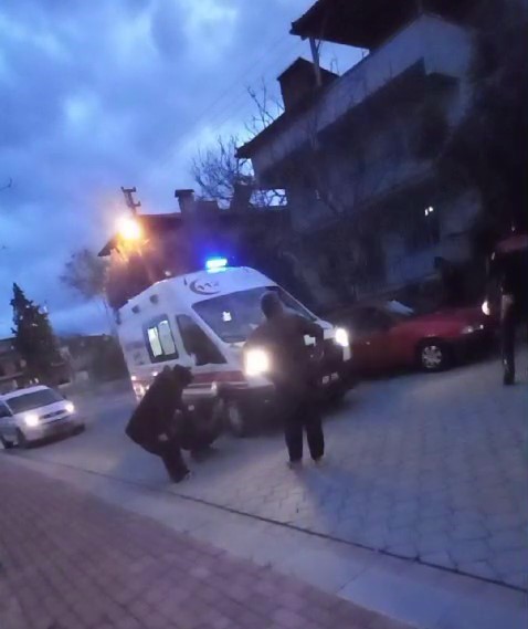 Oğlunu g&uuml;r&uuml;lt&uuml; nedeniyle uyaran komşusunu &ouml;ld&uuml;ren zanlı tutuklandı
