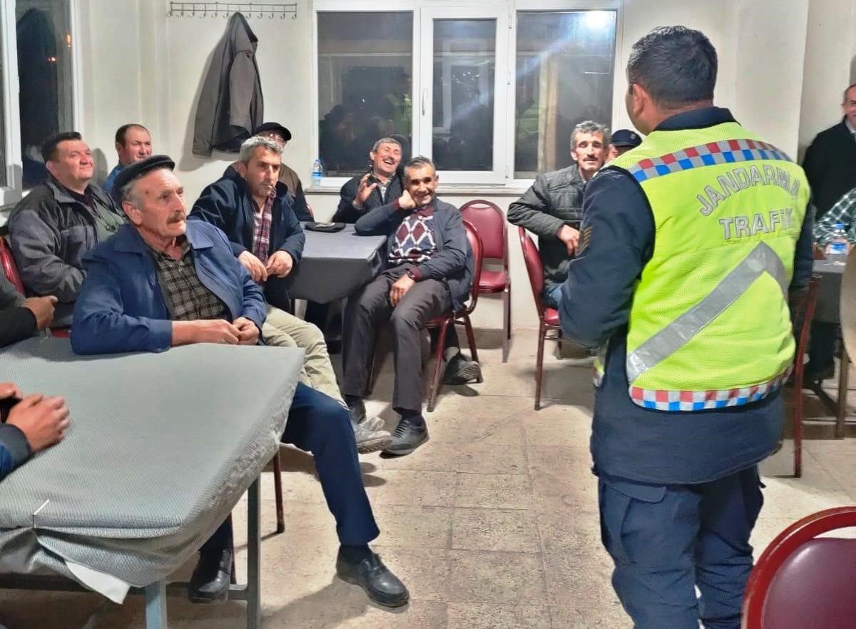 Aslanapa&rsquo;da g&uuml;venli trakt&ouml;r kullanımı eğitimi

