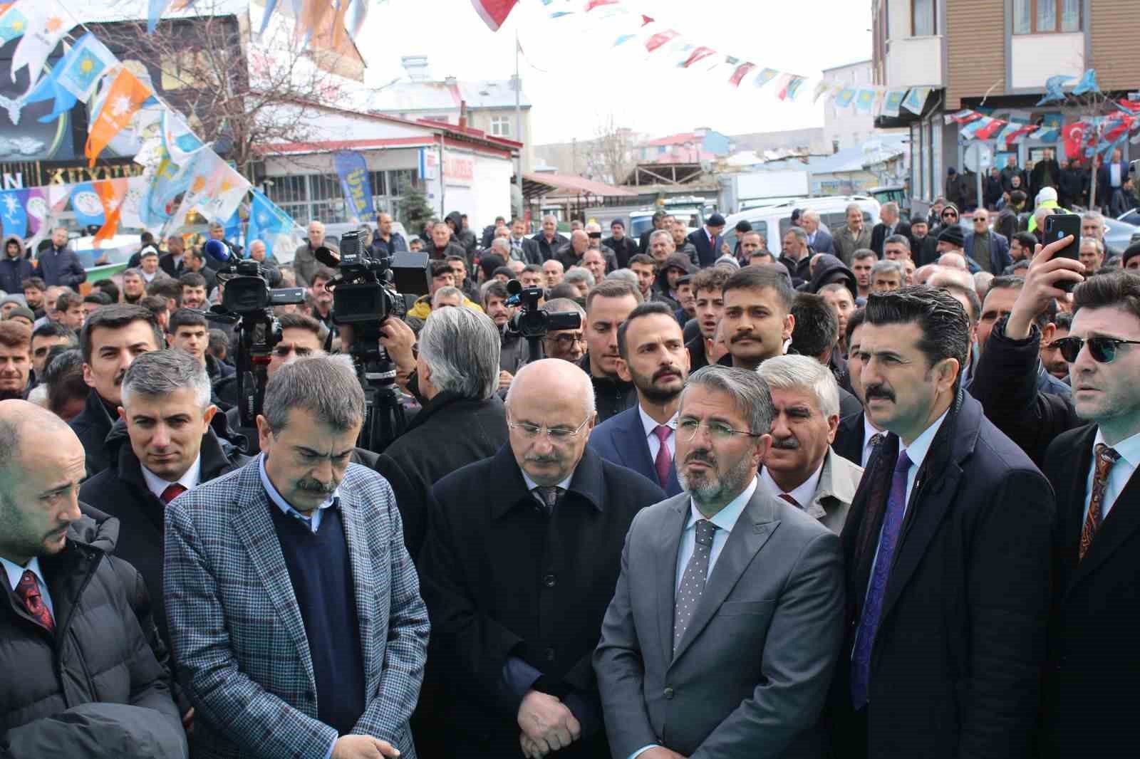 Milli Eğitim Bakanı Tekin Erzurum’da