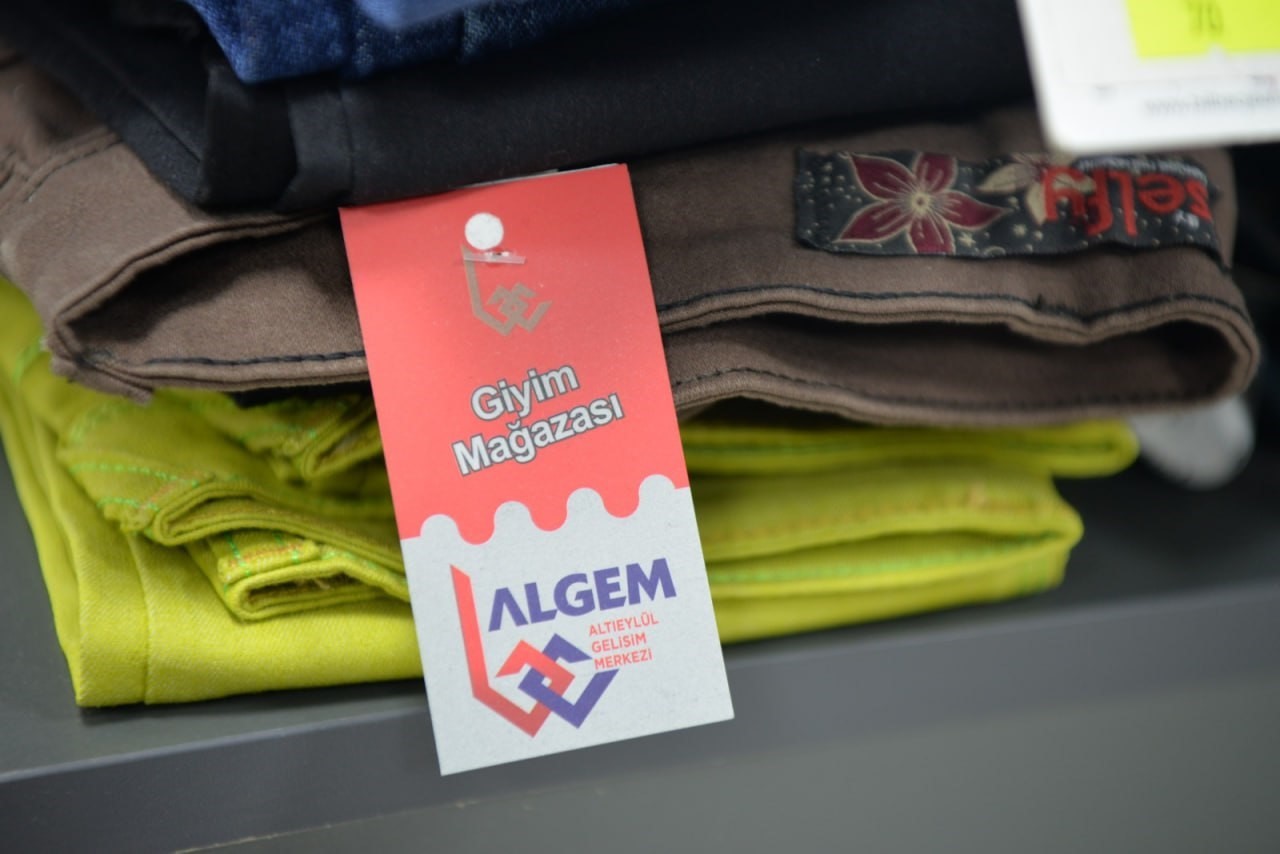Altıeyl&uuml;l Belediyesi ihtiya&ccedil; sahiplerinin yanında
