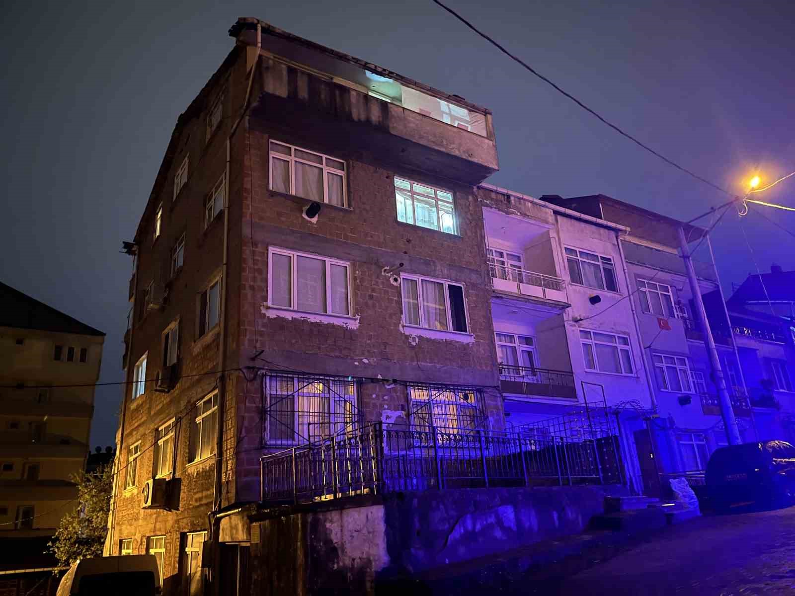 Abisini boğazını keserek öldüren zanlı tutuklandı
