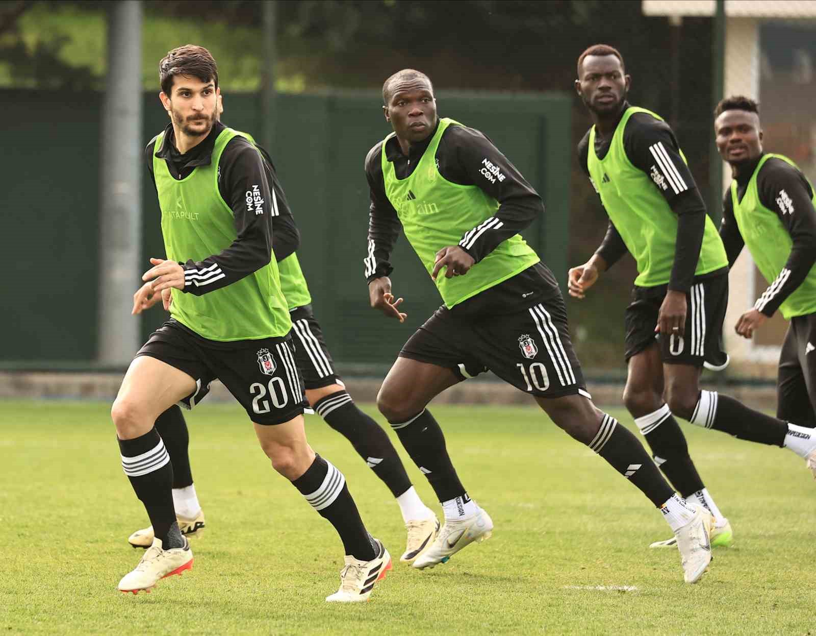 Beşiktaş’ta Oxlade-Chamberlain bireysel çalışmalara başladı 
