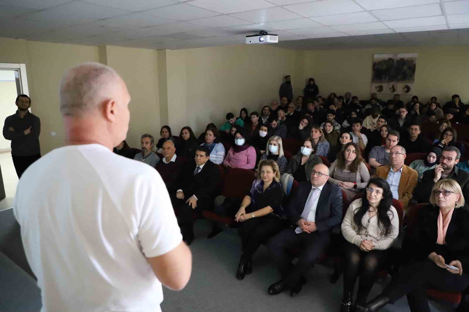 “Sürdürülebilir bir dünya için kahve değil çay tüketin”