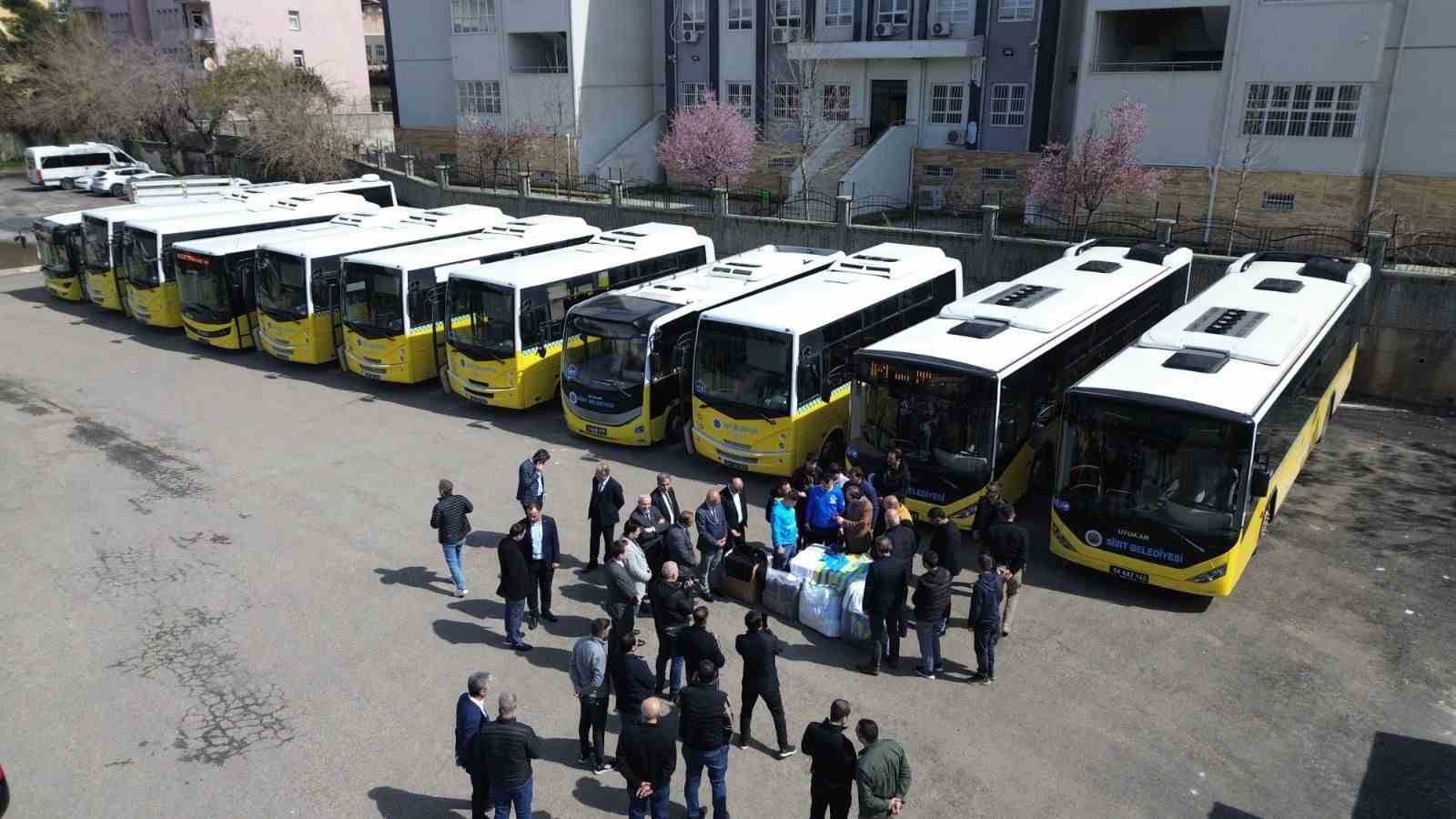 Siirt Belediyesi halk otobüsleri sarı maviye boyandı

