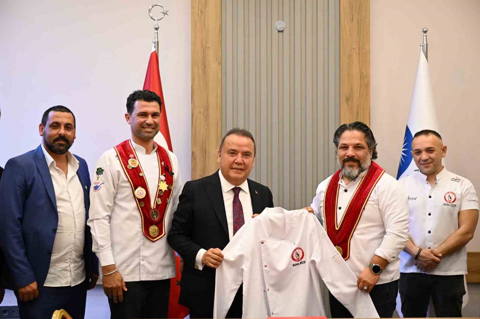 Antalya Büyükşehir Belediyesi’nden iki iş birliği protokolü
