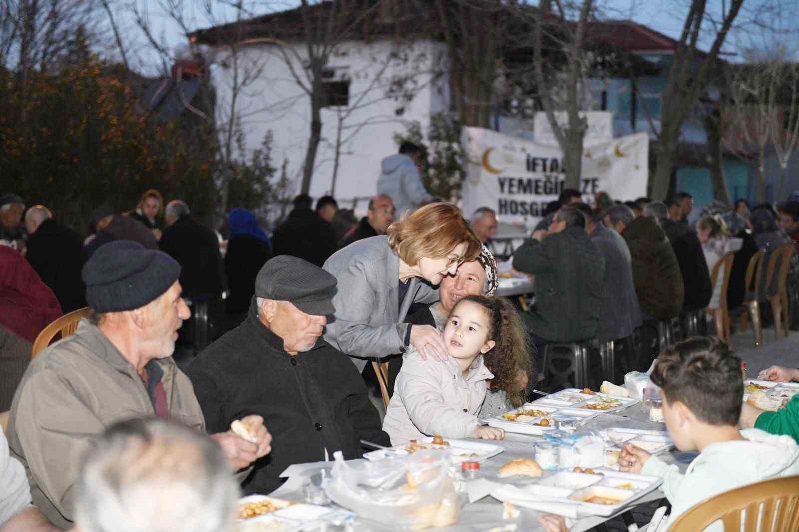 Başkan Çelik, Cumalı Sosyal Tesisini açtı, hemşehrileri ile iftar yaptı
