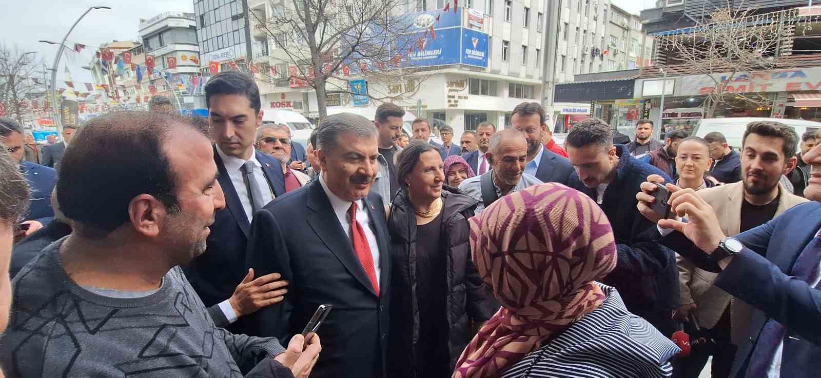 Sağlık Bakanı Koca: "Malpraktis, Türkiye’de kökten çözülüyor"
