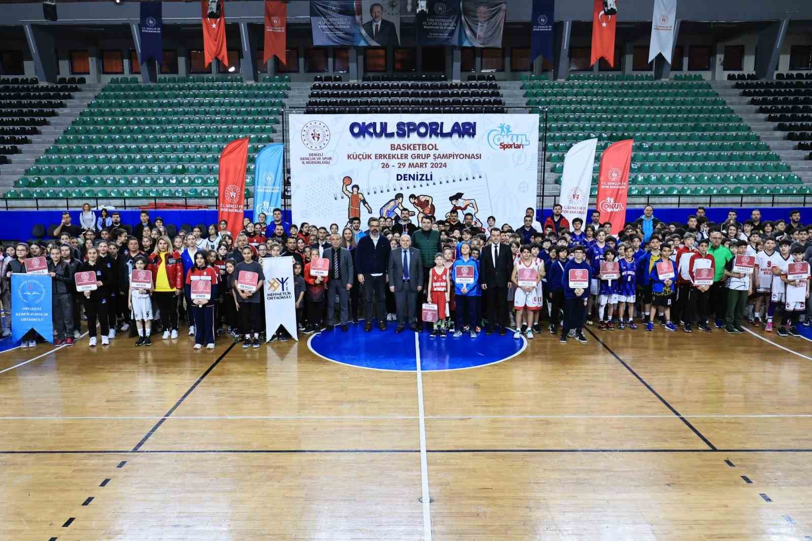 Basketbolda grup maçları heyecanı Denizli’de yaşandı
