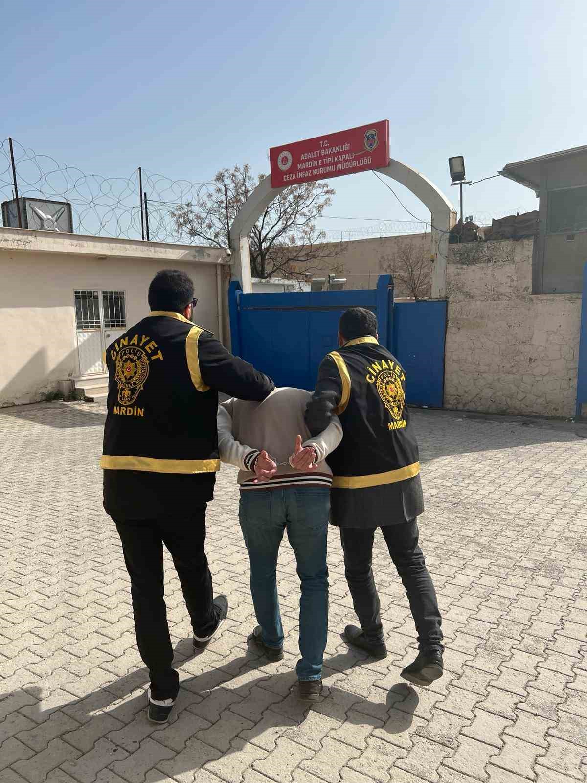 Mardin’de havaya ateş eden iki şahıs tutuklandı
