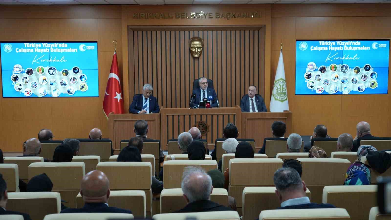 Çalışma ve Sosyal Güvenlik Bakanı Işıkhan: "31 Mart akşamı yeni bir döneme başlayacağız"

