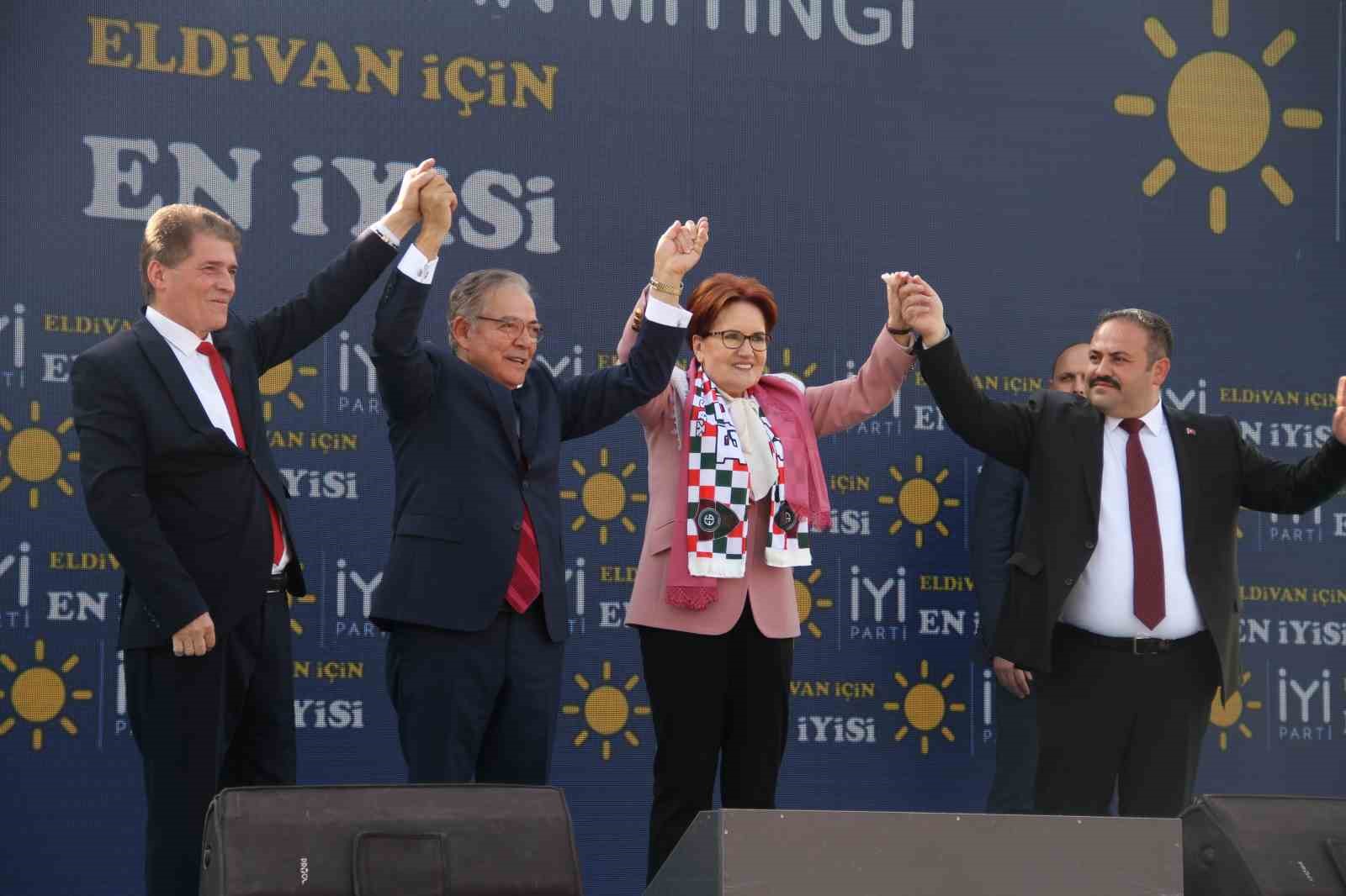 İYİ Parti Genel Başkanı Meral Akşener, Çankırı’da ziyaretlerde bulundu
