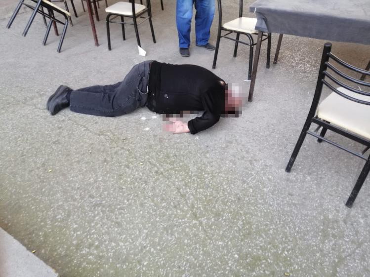 Çay ocağında cinayet : Husumetlisini öldürdü
