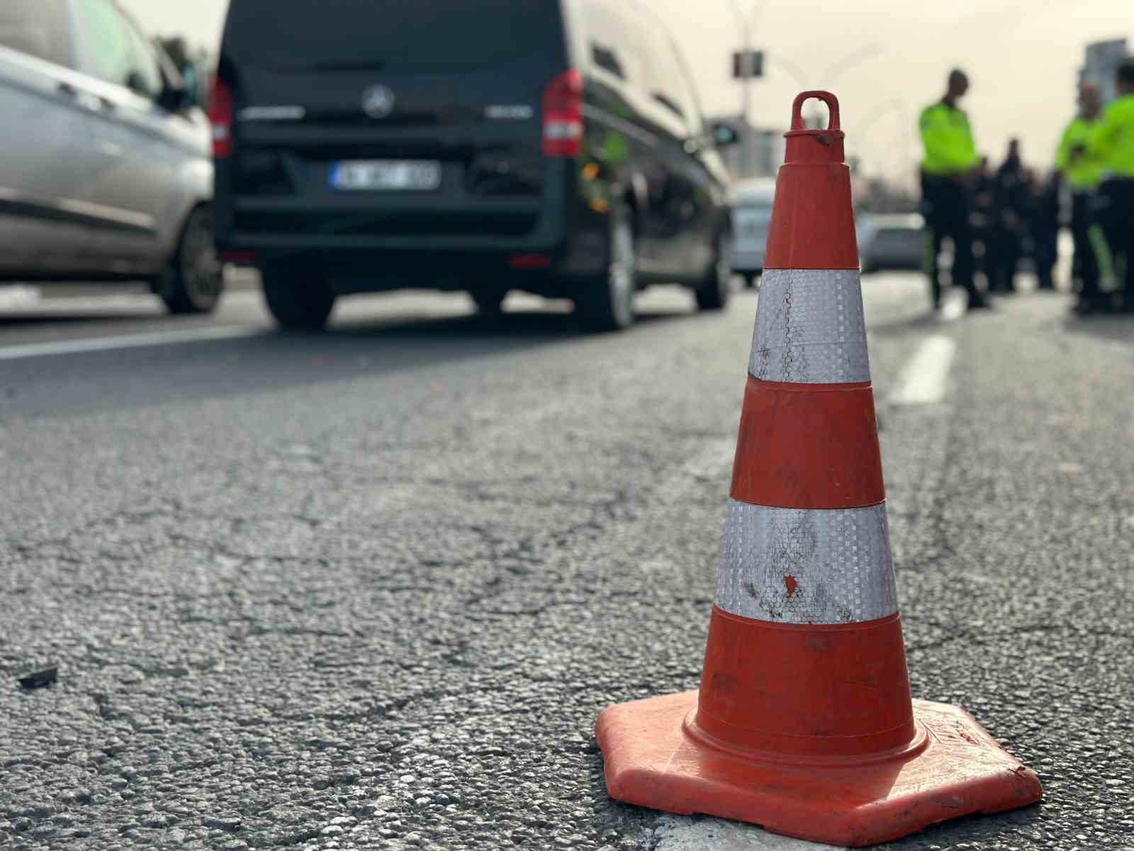 Diyarbakır’da 7 aracın karıştığı zincirleme kazada 4 kişi yaralandı
