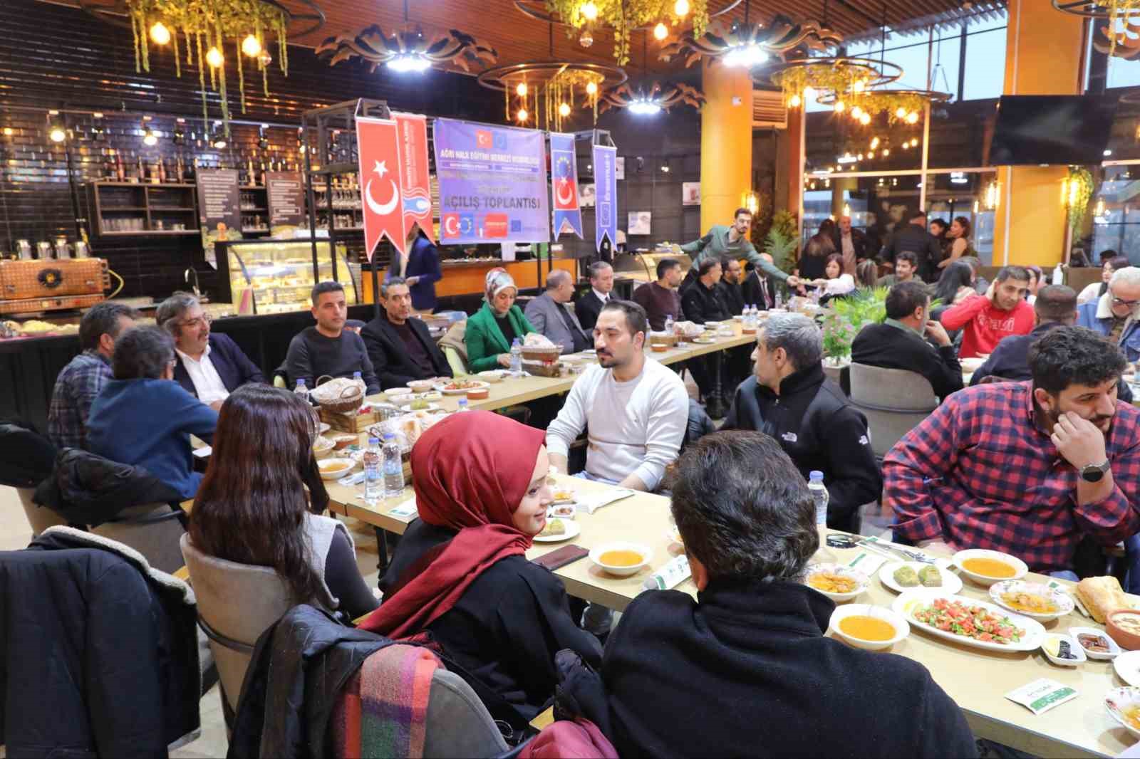 Ağrı&rsquo;da HEM &ccedil;alışanları iftar sofrasında buluştu
