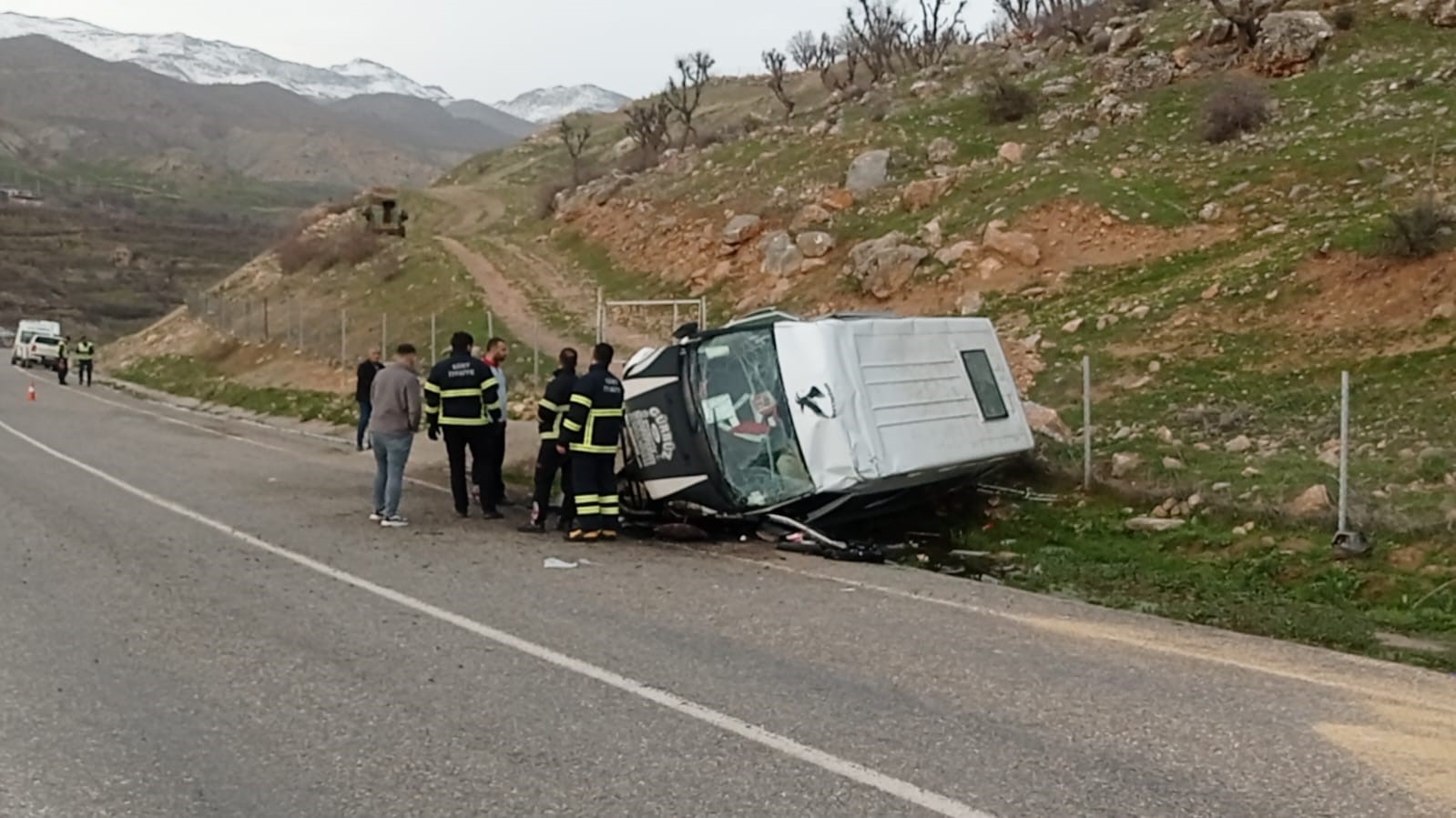 Siirt’te öğrenci minibüsü devrildi: 1 ölü, 6 yaralı