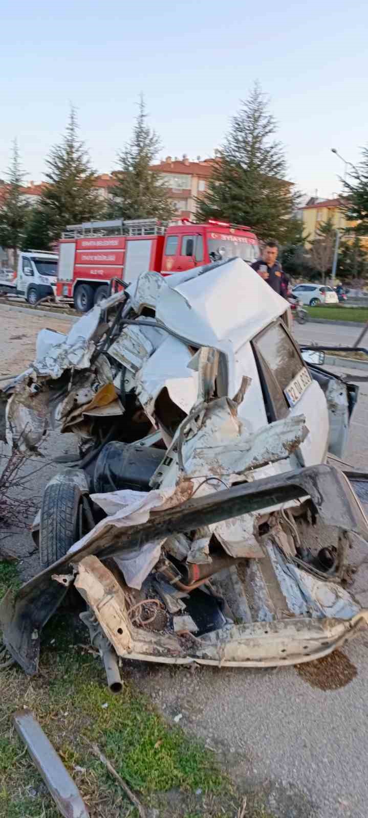 Kamyonet ile otomobil &ccedil;arpıştı: 1 yaralı
