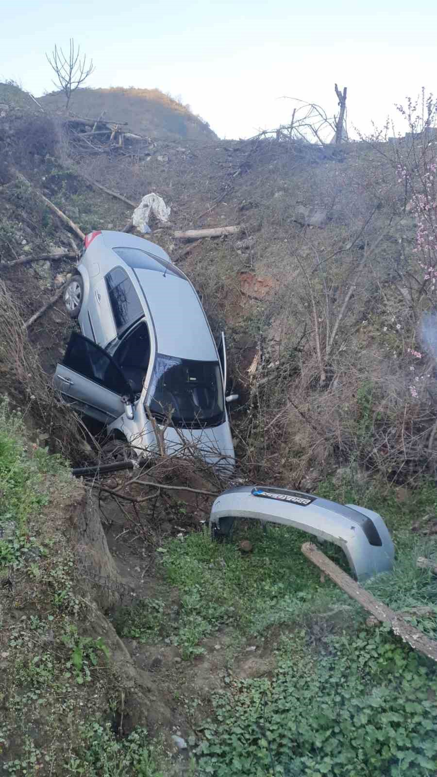 Amasya’da otomobil şarampole uçtu, sürücüsü alkollü çıktı